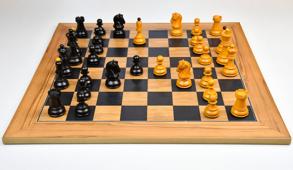 Combo Of 1950 Reproduced Dubrovnik Bobby Fischer Chessmen Version 3.0 In Ebonized & Antiqued Boxwood - 3.7" King With Chess Board